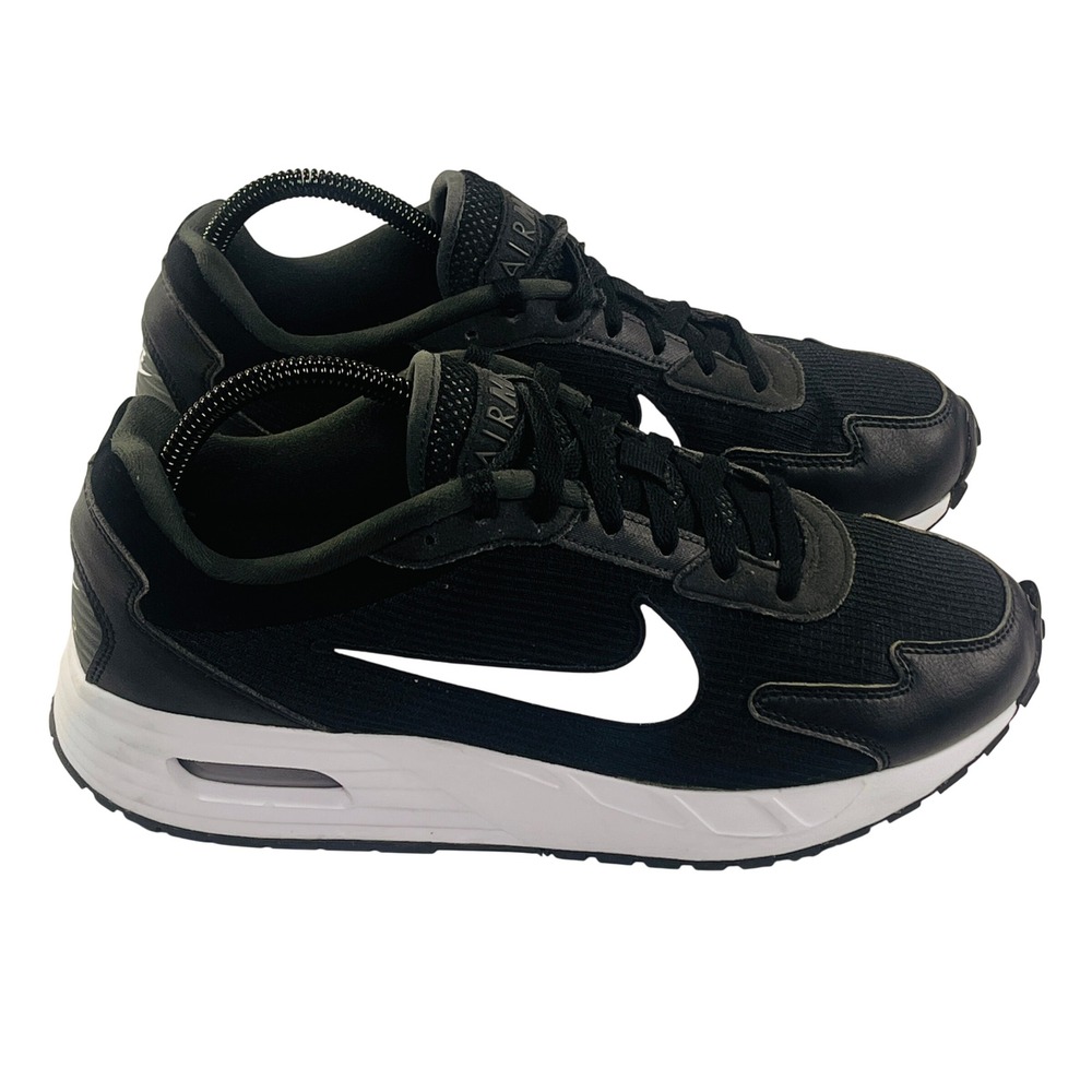 Nike Air Max Solo Running Shoes Womens 8.5 Black White Athletic Trainer Sneakers
